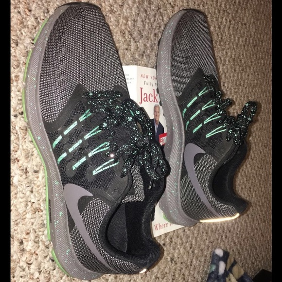 Nike running shoes - Picture 1 of 4